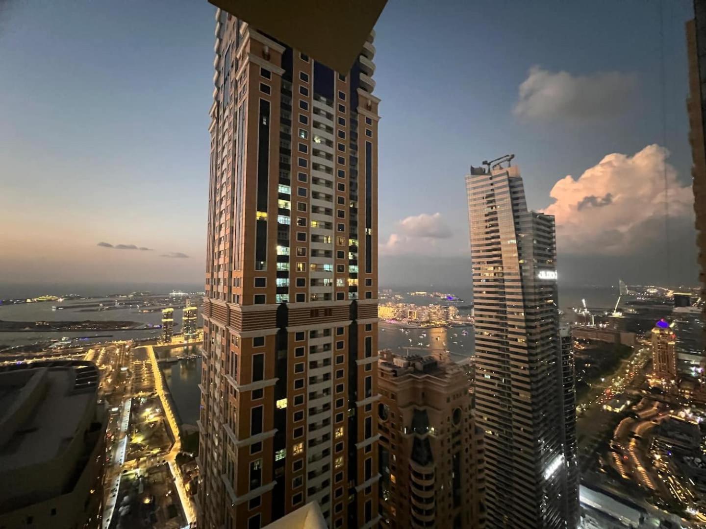Aparthotel Views To Feed Your Soul On 60Th Floor Dubaj Exteriér fotografie